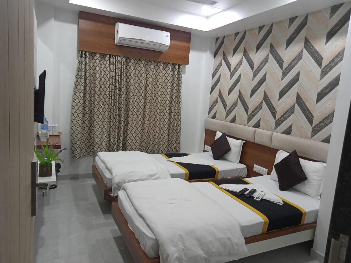 Hotel Fun City Navsari Exterior foto