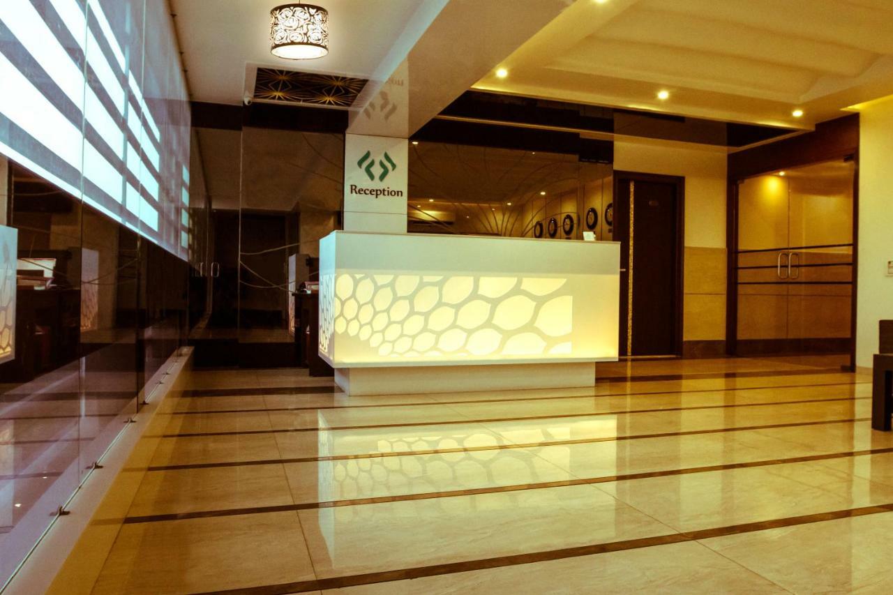 Hotel Fun City Navsari Exterior foto