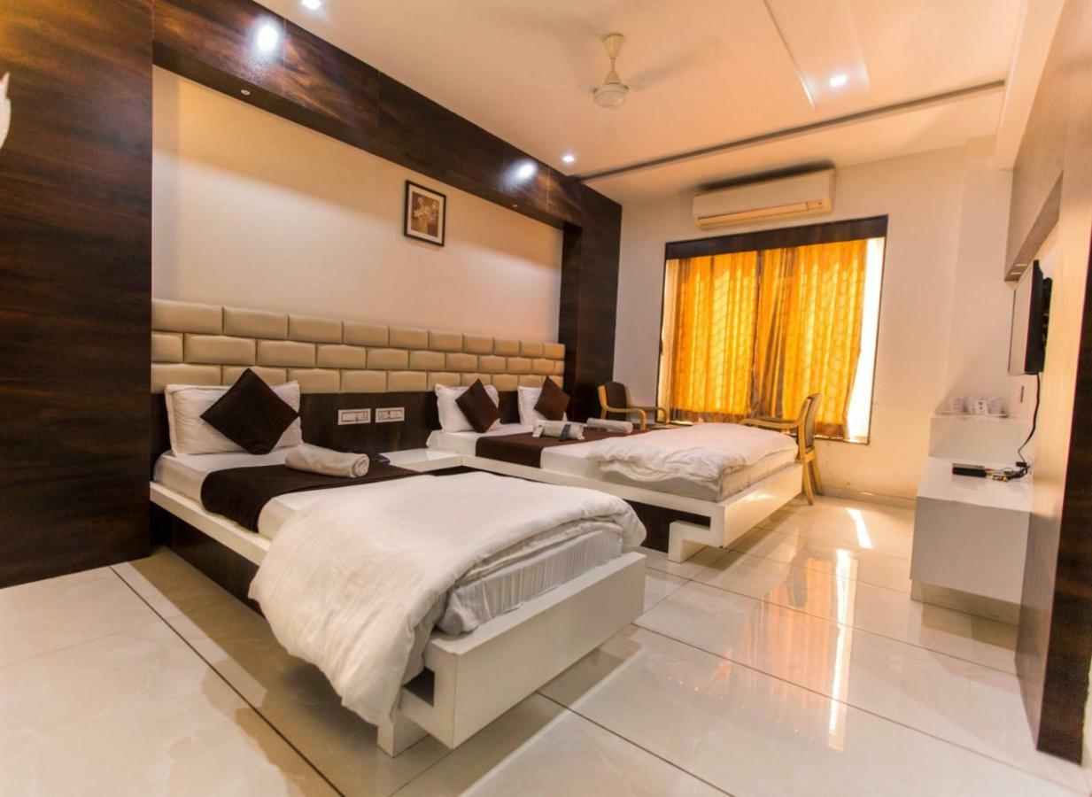 Hotel Fun City Navsari Exterior foto